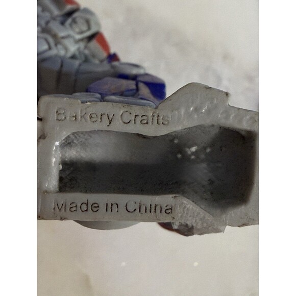 2009 Hasbro Transformers Optimus Prime Bakery Crafts - Picture 8 of 8